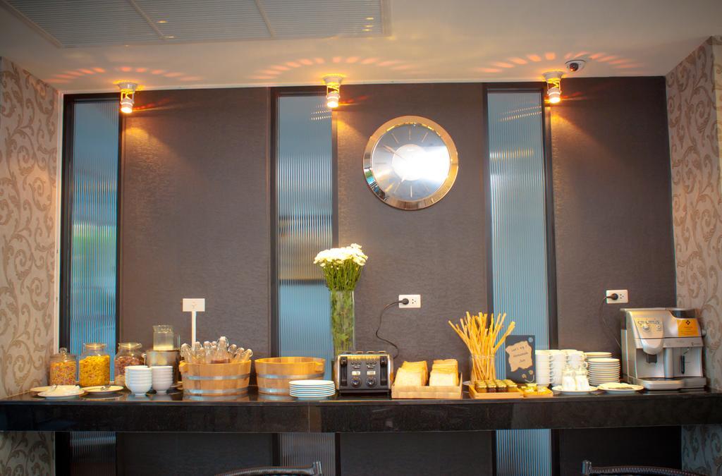 Lani Chiang Mai Hotel Buitenkant foto
