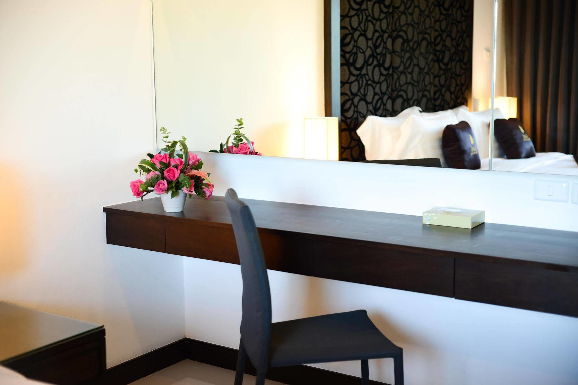 Lani Chiang Mai Hotel Buitenkant foto