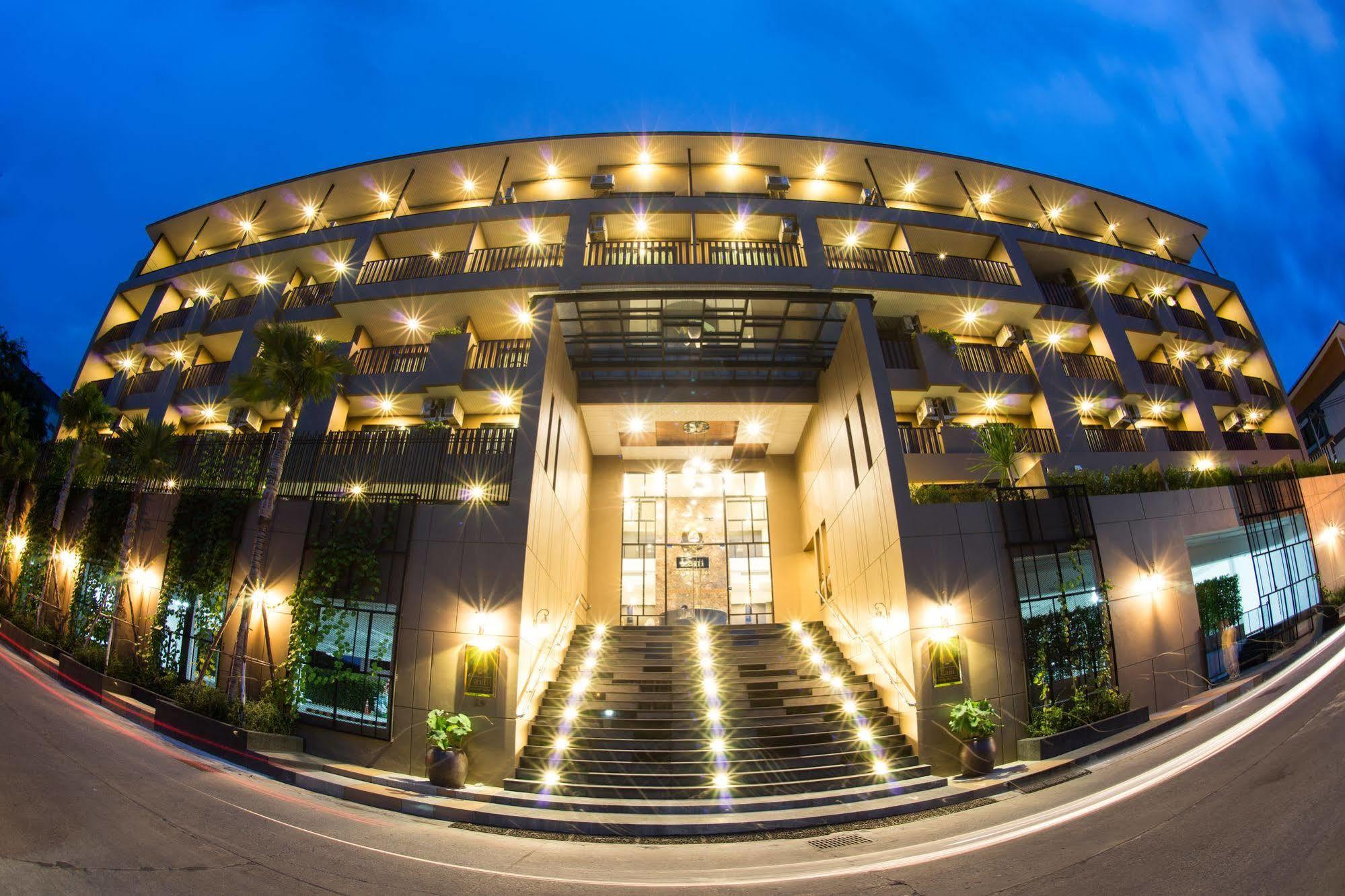 Lani Chiang Mai Hotel Buitenkant foto